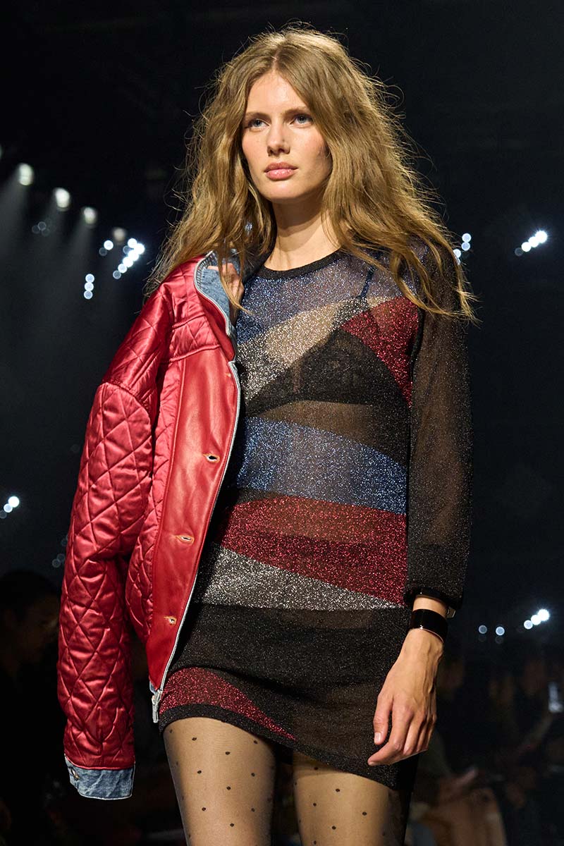 Haar hoeft niet meer perfect te zijn en mag vrij bewegen. Photo courtesy of Isabel Marant