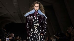 Laagjes zijn dé modetrend voor herfst/winter 2026-2027: alles over intentional layering. Photo courtesy of Rabanne