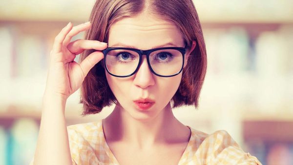 Make-up tips voor brildragers. Zo wordt opmaken makkelijker