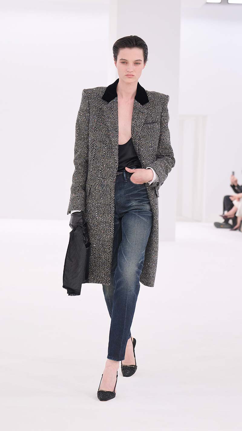 Cigarette jeans met daaronder slingbacks bij Tom Ford. Photo courtesy of Tom Ford