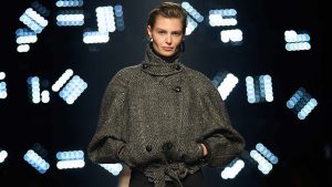 De visgraatjas voor deze winter is allesbehalve braaf. Photo courtesy of Isabel Marant