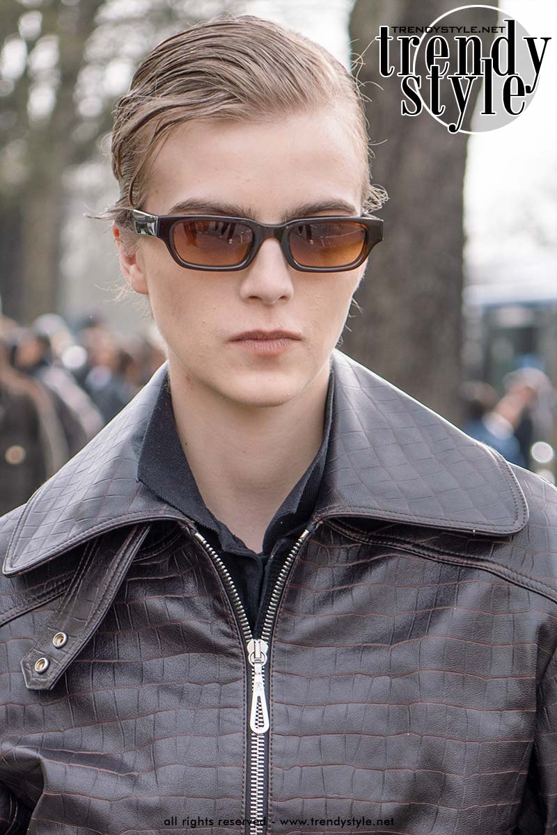 Een bewust imperfecte wet look voor een relaxte off-duty mood. Foto Charlotte Mesman