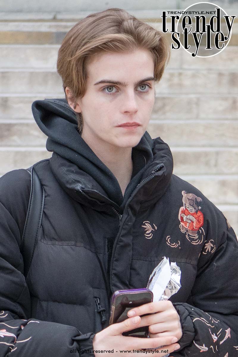Model Libby met kort, boyish kapsel en natuurlijke styling. Dit is de basis voor vele andere looks. Foto Charlotte Mesman