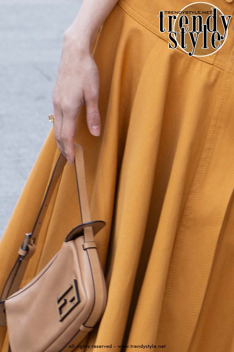 Zelfs bare nagels - nagels zonder nagellak - mogen tegenwoordig. Foto Charlotte Mesman
