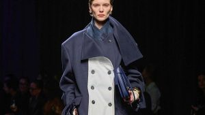 Zo zien de oversized winterjassen voor herfst/winter 2026-2027 eruit. Photo courtesy of Ferragamo