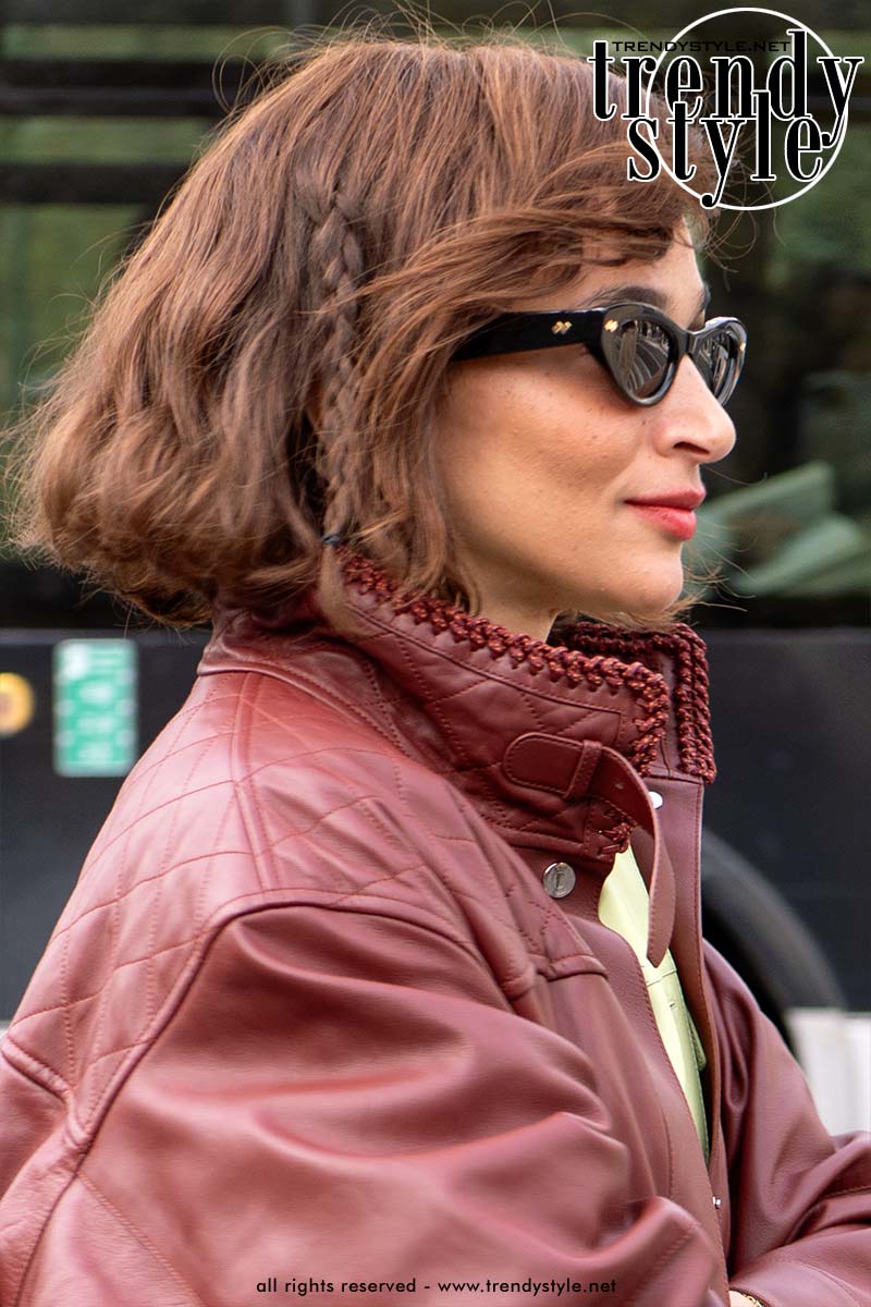 Halflang kapsel met klein siervlecht. Foto Charlotte Mesman