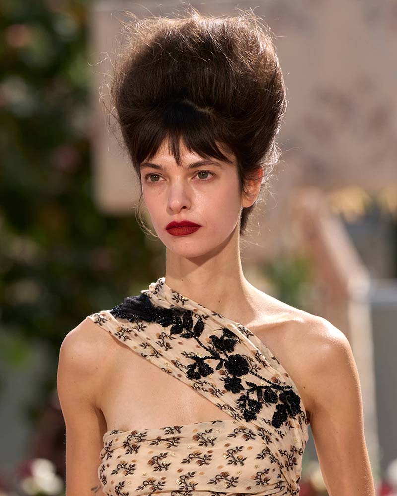 Donkerrode, imperfecte lippenstift bij Antonio Marras in Milaan. Photo courtesy of Antonio Marras