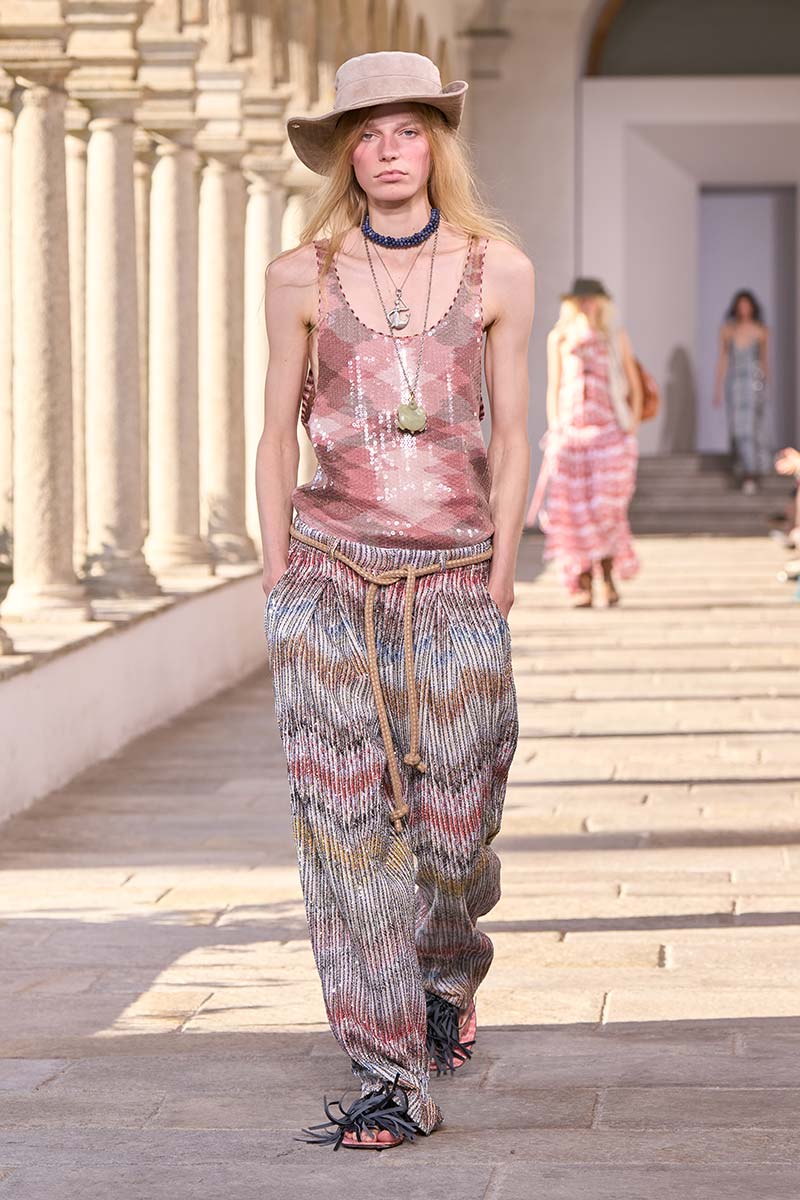 Zongekuste huidjes met blush op de wangen en over de neus bij Missoni. Photo courtesy of Missoni