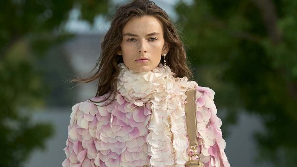 Modetrends lente zomer 2027: dit gaan we dragen. Photo courtesy of Dior
