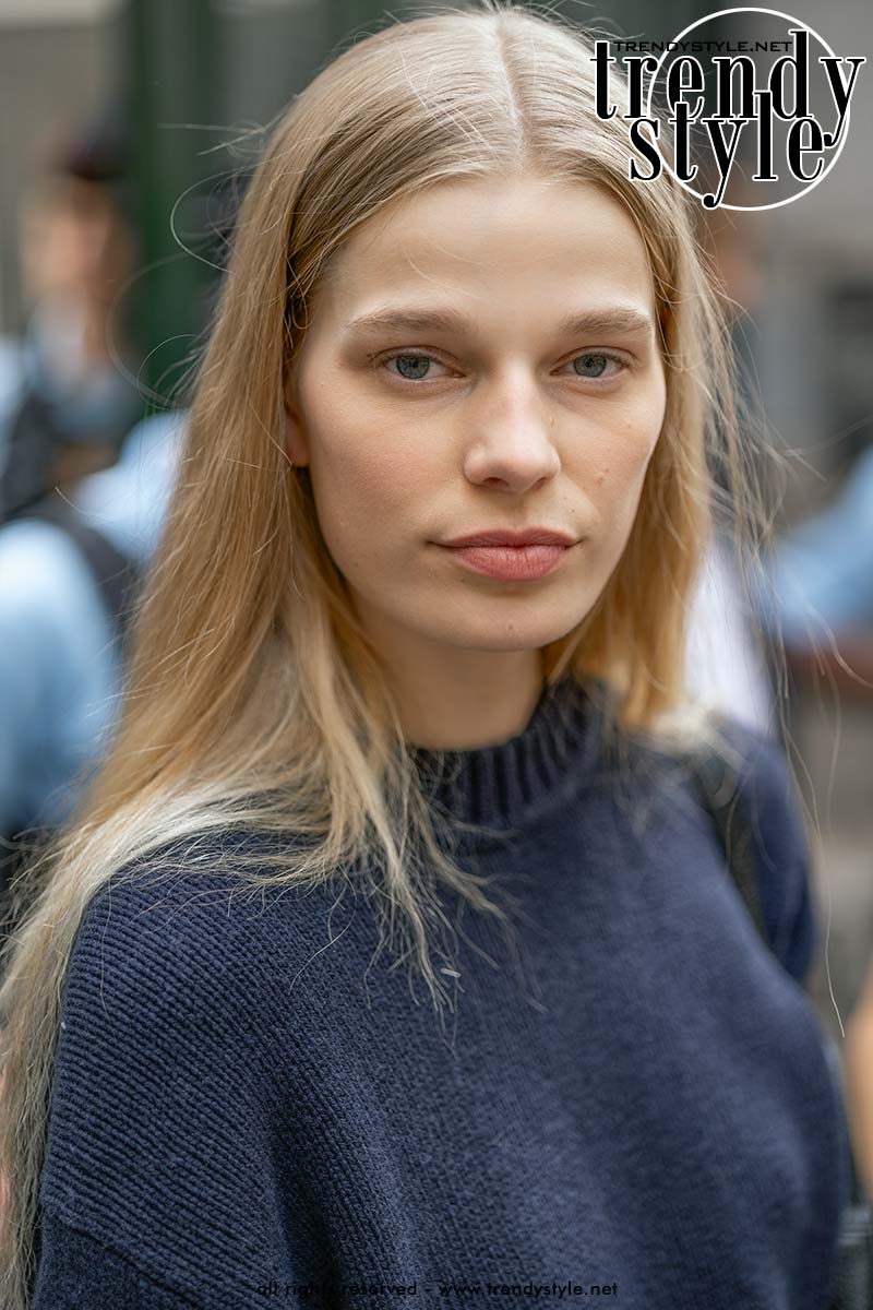 Saar Mansvelt Beck, een van Nederlands meest gevraagde modellen van het moment, gefotografeerd bij Chloé lente/zomer 2027. Foto ADVERSUS
