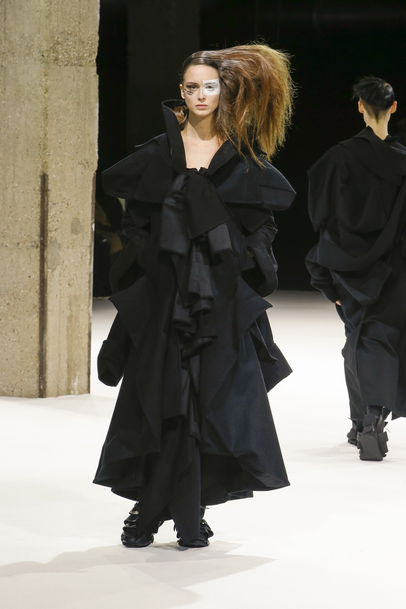 Yohji Yamamoto herfst winter 2018 2019, photo: Monica Feudi per Yohji Yamamoto