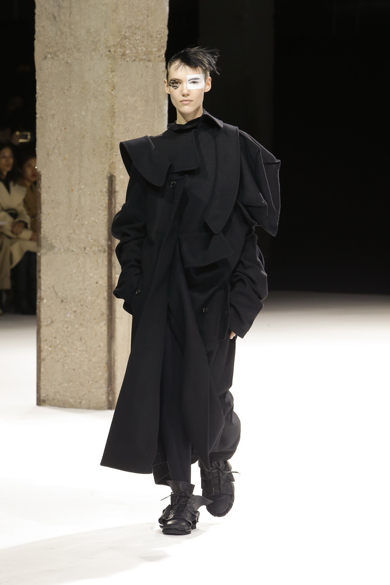 Yohji Yamamoto herfst winter 2018 2019, photo: Monica Feudi per Yohji Yamamoto