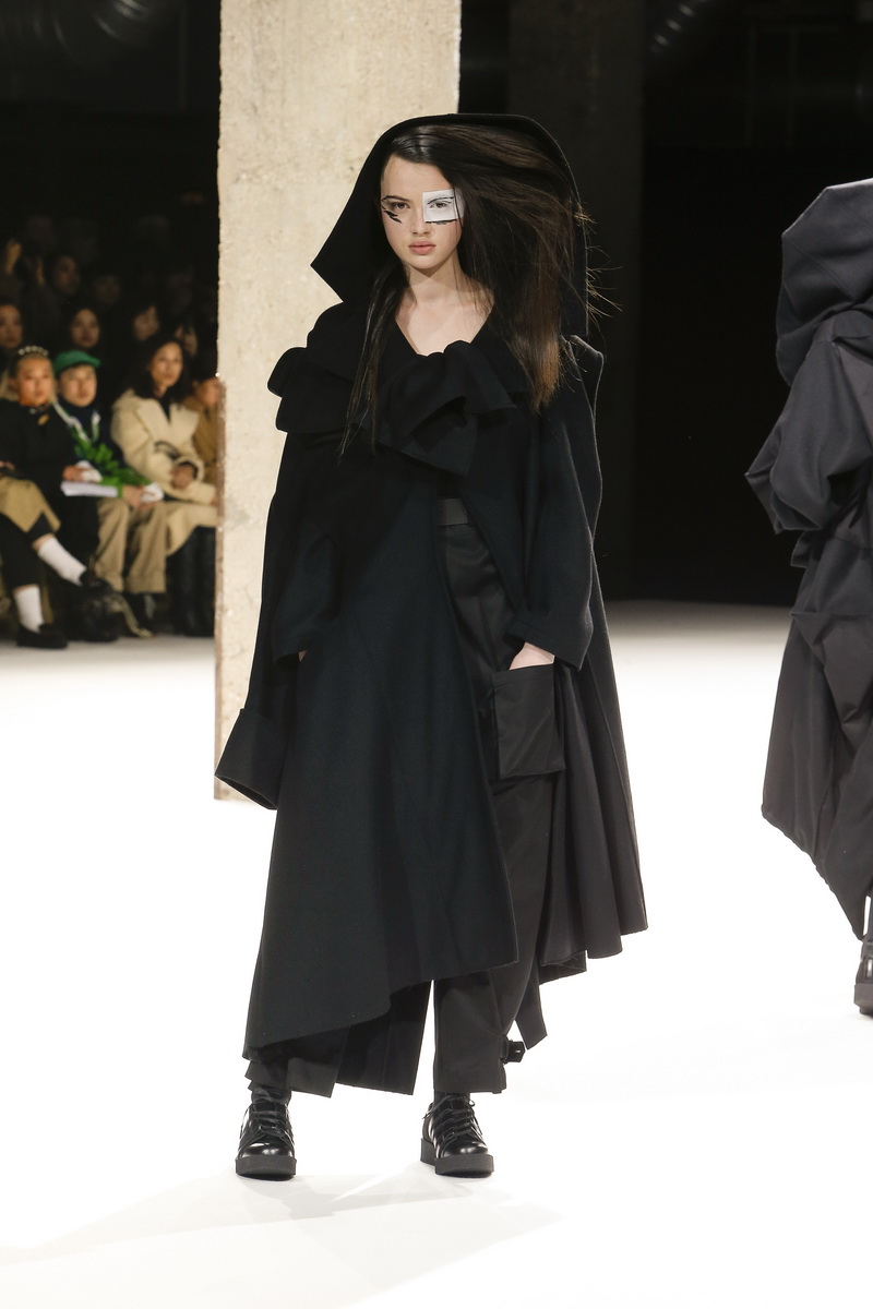 Yohji Yamamoto herfst winter 2018 2019, photo: Monica Feudi per Yohji Yamamoto