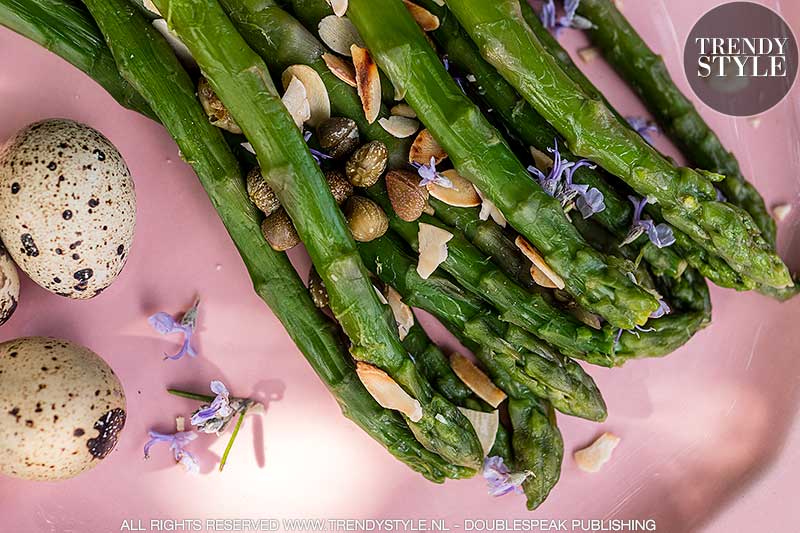 Lente recept. Groene asperges met amandelen en kappertjes