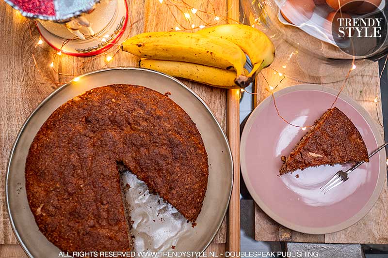 Bakken. Volkoren bananentaart met walnoten