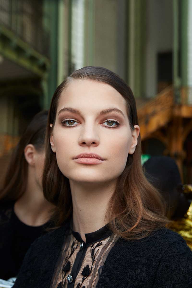 Make-up trends 2020. Backstage bij de Chanel Haute Couture lente zomer 2020 Show met Lucia Pica