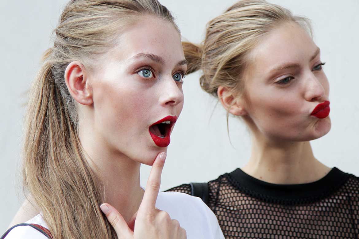 Ook Fashion Models Hebben Fun Nederlands Model Lauren De Graaf Steelt Ook Fashion Models Hebben Fun Nederlands Model Lauren De Graaf Steelt
