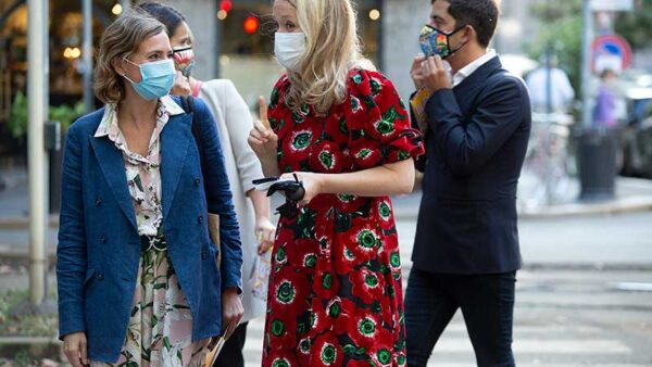 Milan Fashion Week zomer 2021. Modetrends en streetstyle