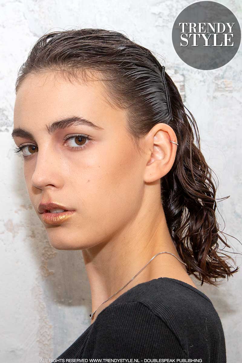 Haarstylingtrends zomer 2020. Wet look kapsels