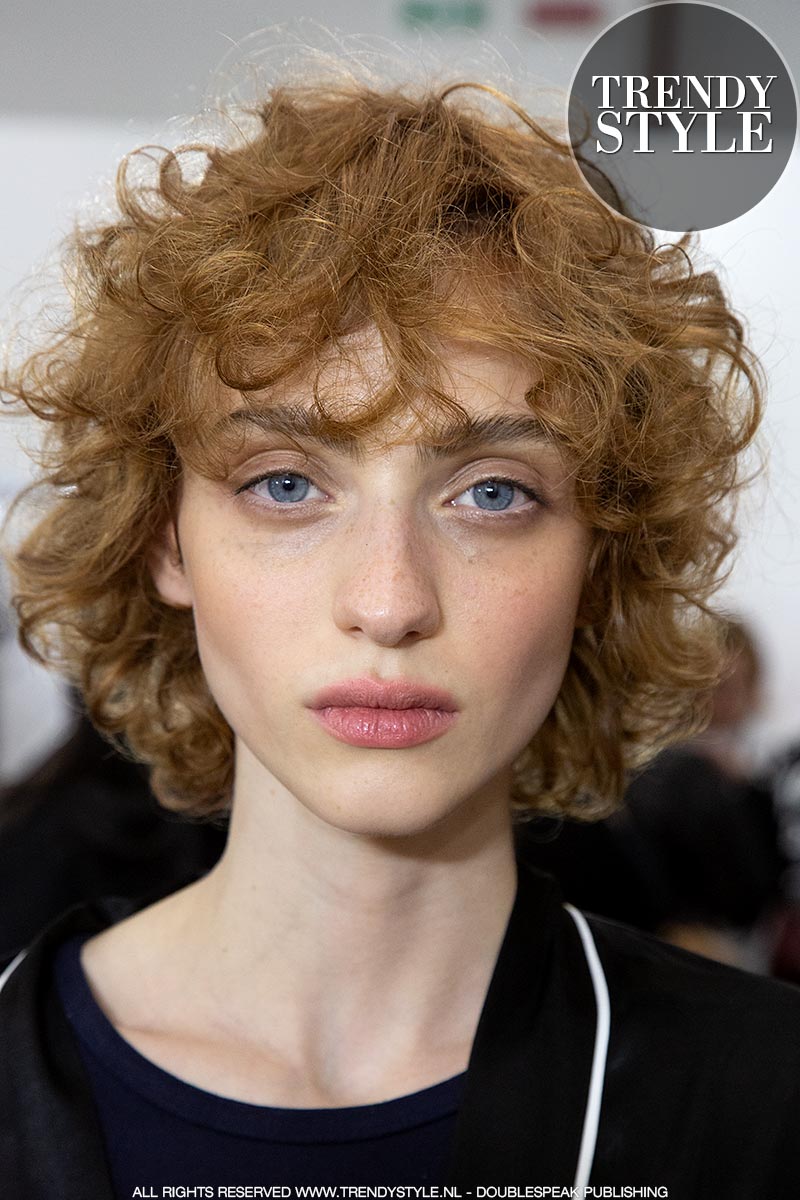 Kapsel trends herfst winter 2019 2020. Half lang haar