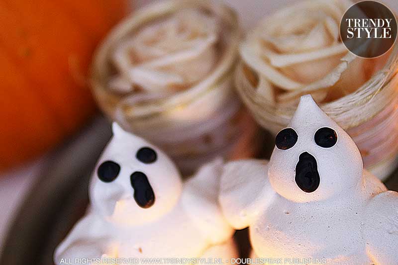 Schuimspookjes voor Halloween. Zo maak je meringue spookjes