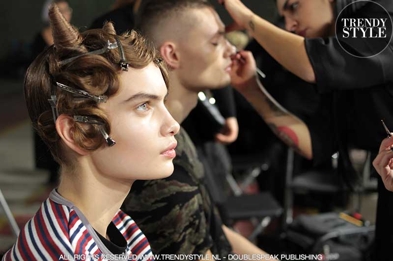 Finger wave kapsel met hoorntjes