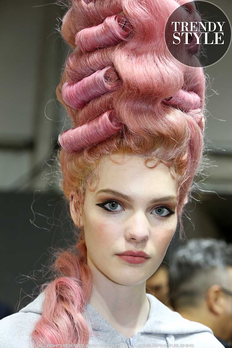 Kapseltrends winter 2020 2021. De meest bizarre hair looks van 2020