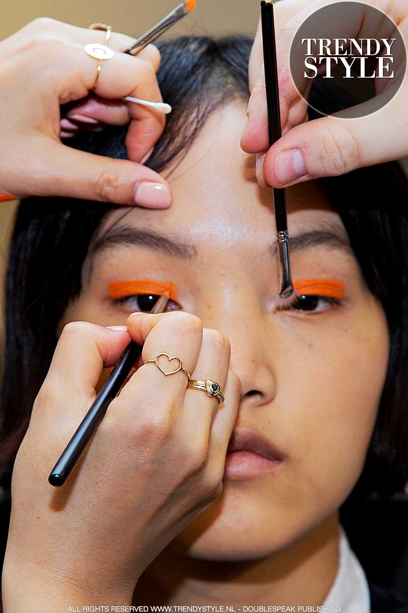 Make-up trends lente zomer 2020. Gekleurde eyeliner