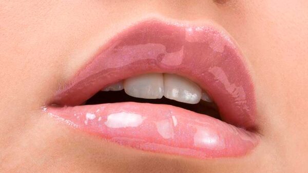 Make-up trends 2020. Nieuw: OVER LINING voor vollere lippen (super anti-aging truc!)