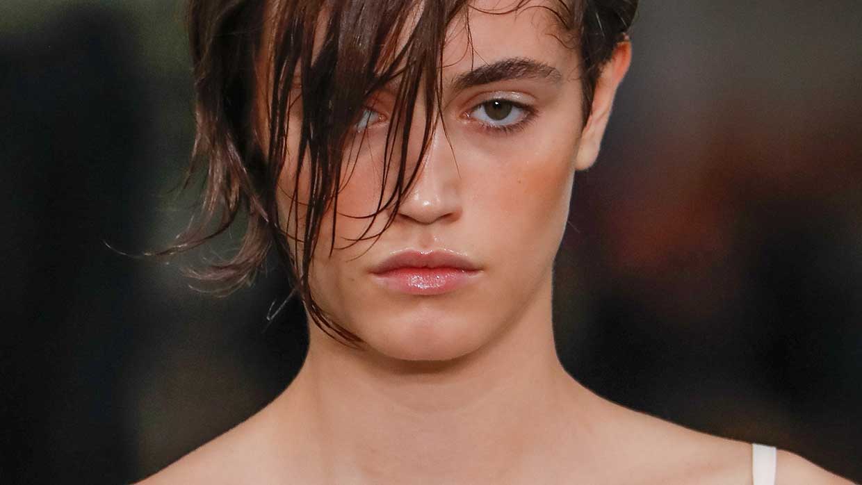 Make-uptrends 2021. De comeback van blush. Anti-aging tips. Photo: courtesy of Sportmax