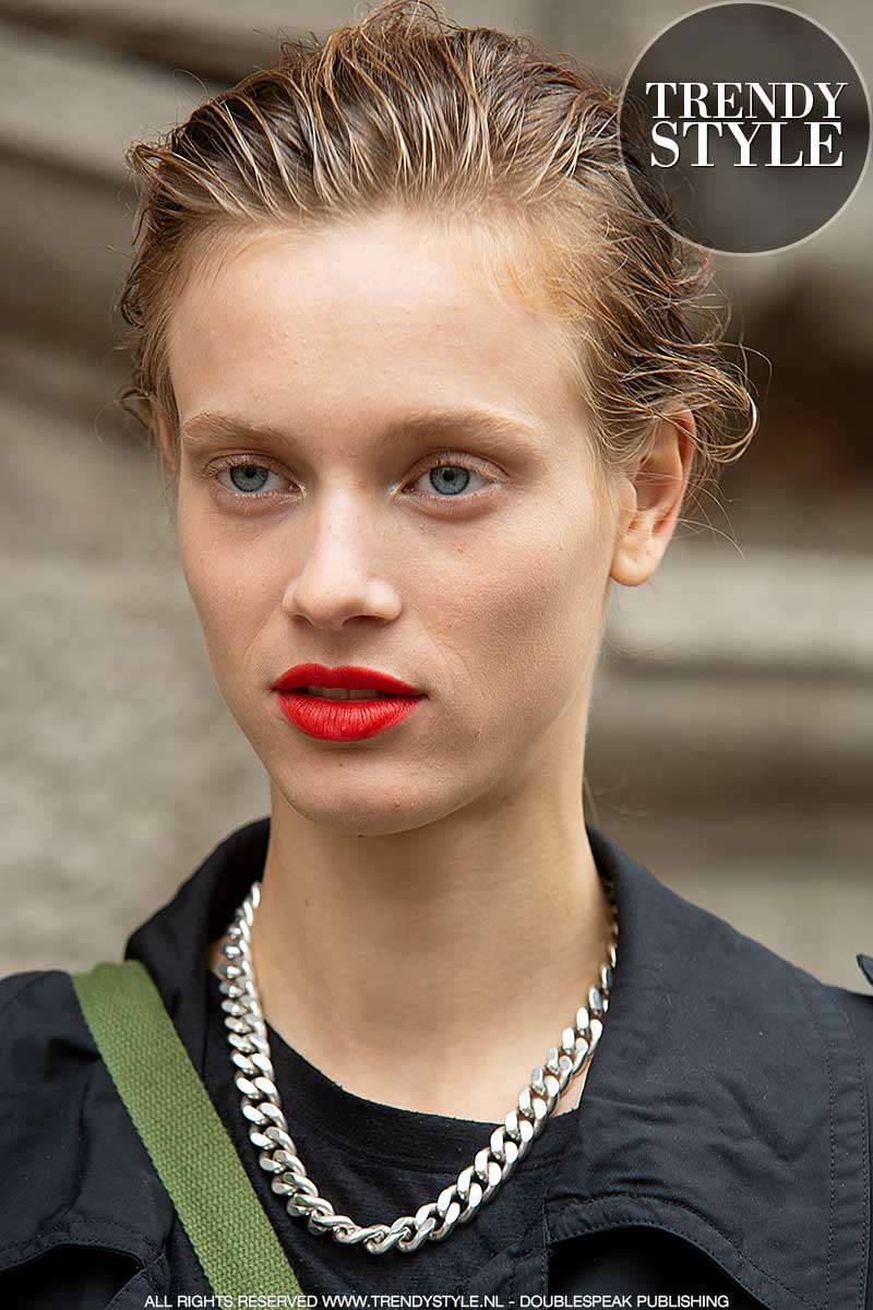 Make-up trends 2021. Trend alert: rode lippenstift