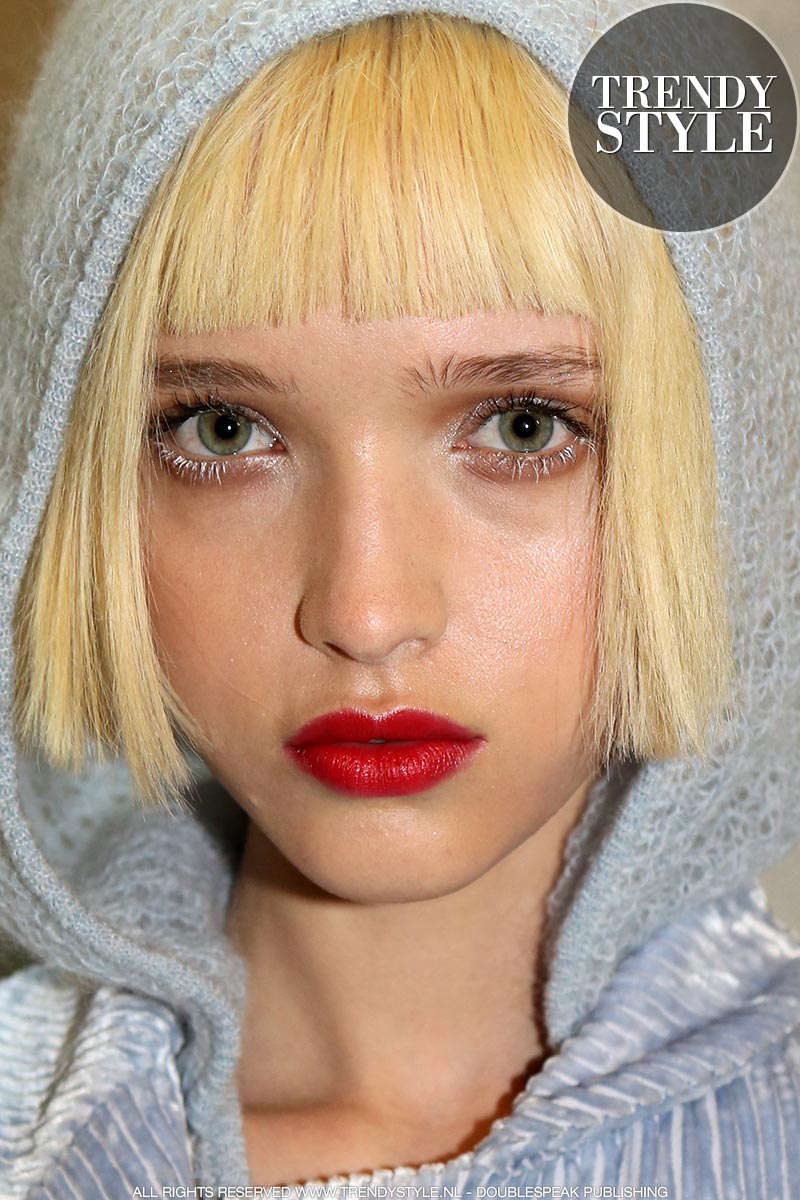 Make-up trends herfst winter 2019 2020. Mascara. Fashion show: Genny 