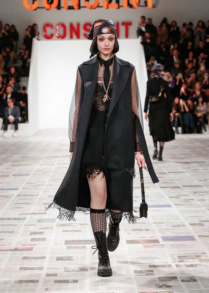 Mode accessoires herfst winter 2020 2021. Schakelkettingen en parels. Photo: courtesy of Dior