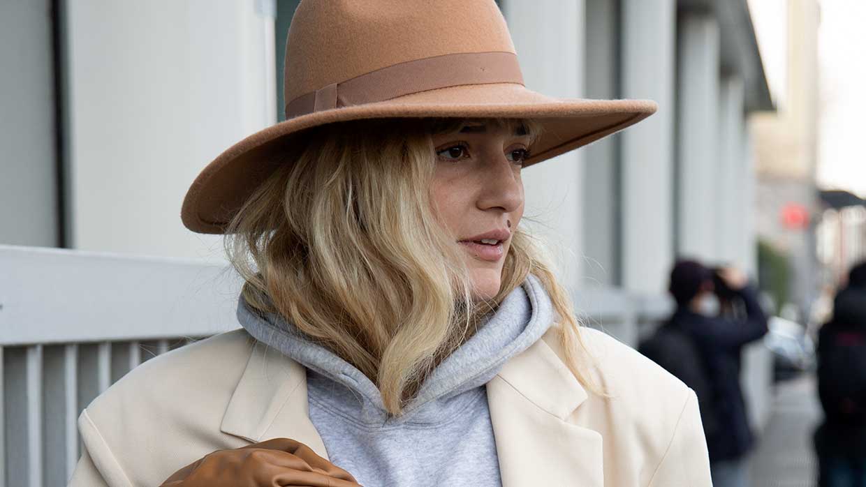 Communicatie netwerk Hervat Gaan wandelen Accessoires trends winter 2020 2021. Bolero hoeden en fedora's