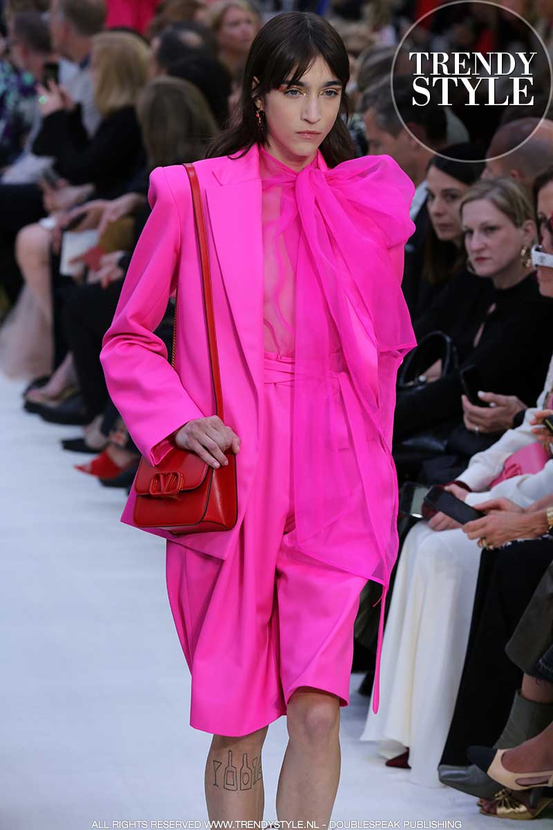 Modetrends voorjaar zomer 2020. Modekleur roze