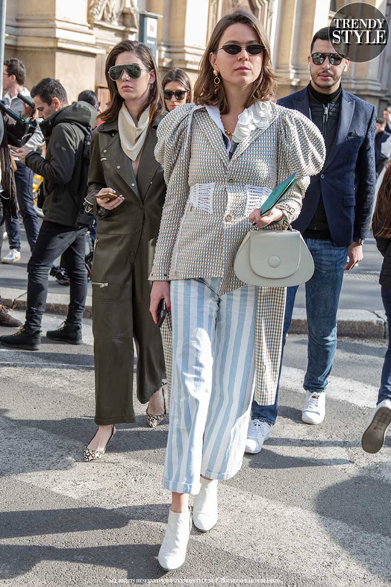 Straatmode zomer 2020. Blauwwitte strepen