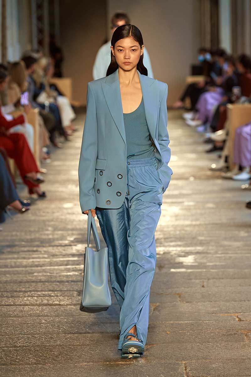 Modetrends lente zomer 2021. Absolute must-have: de blazer