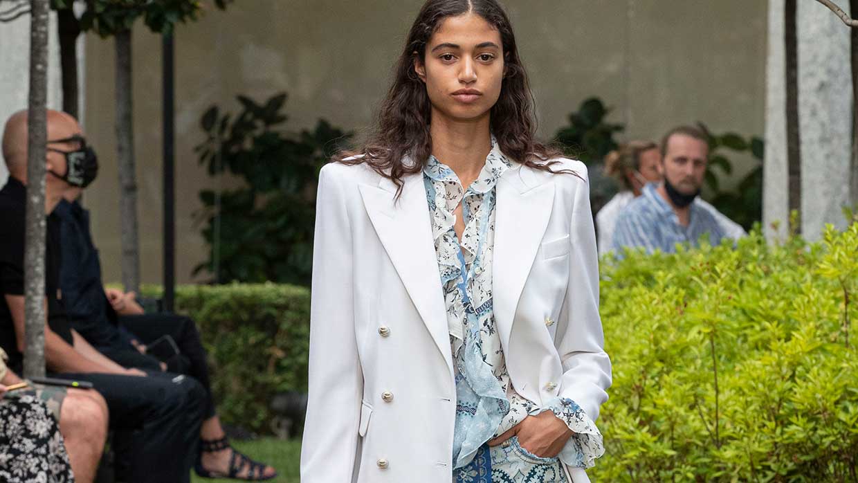 Modetrends lente zomer 2021. Trend alert: de witte blazer