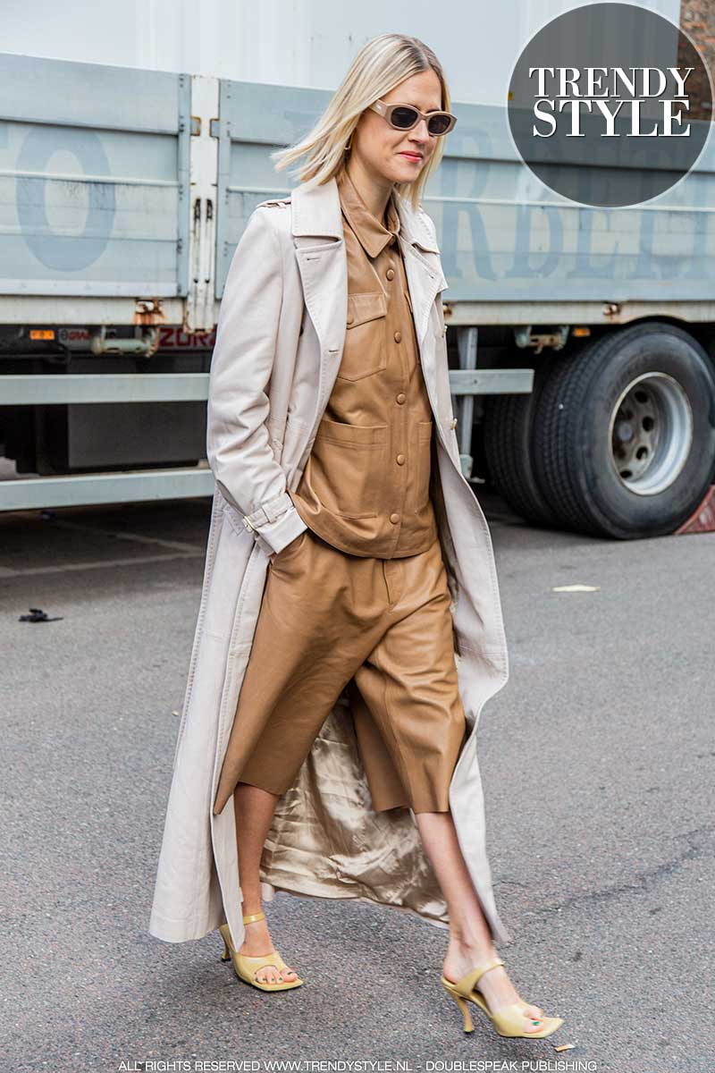 Streetstyle mode herfst 2020. Trench coats