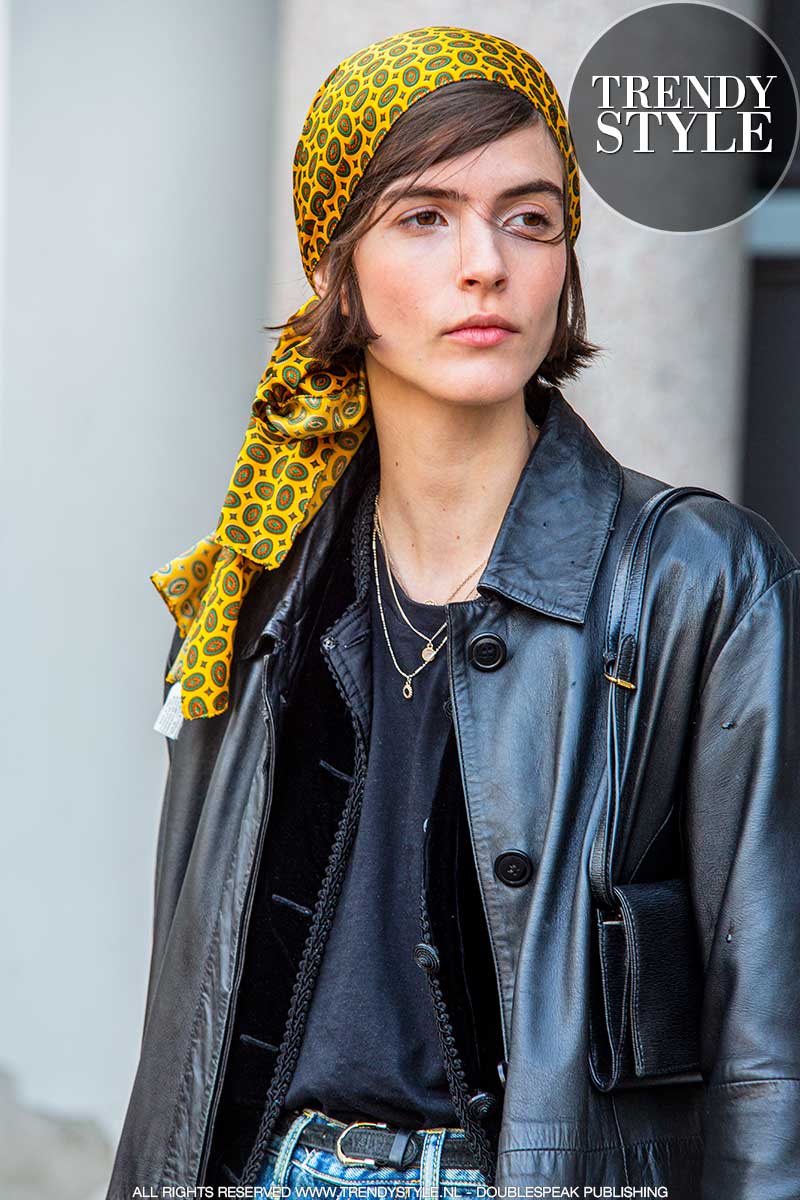 Streetstyle mode winter 2020 2021. Bandana's zijn hip (ook in de herfst en winter). Nù dragen!