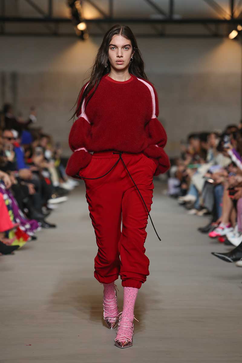 Modetrends 2021. Dusterjassen, hoodies, joggingbroeken. Dit zijn de hotste loungewear trends