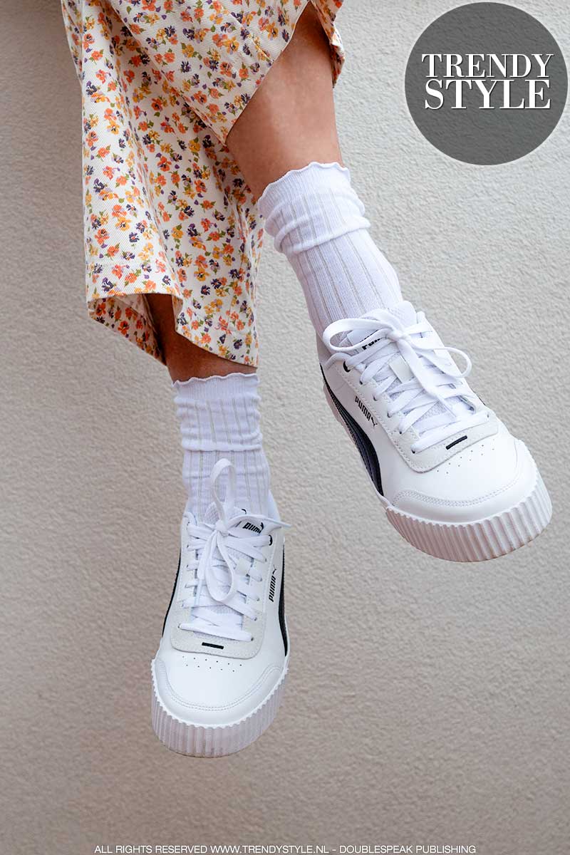 Modetrends 2021. Must-have: een paar witte sokken
