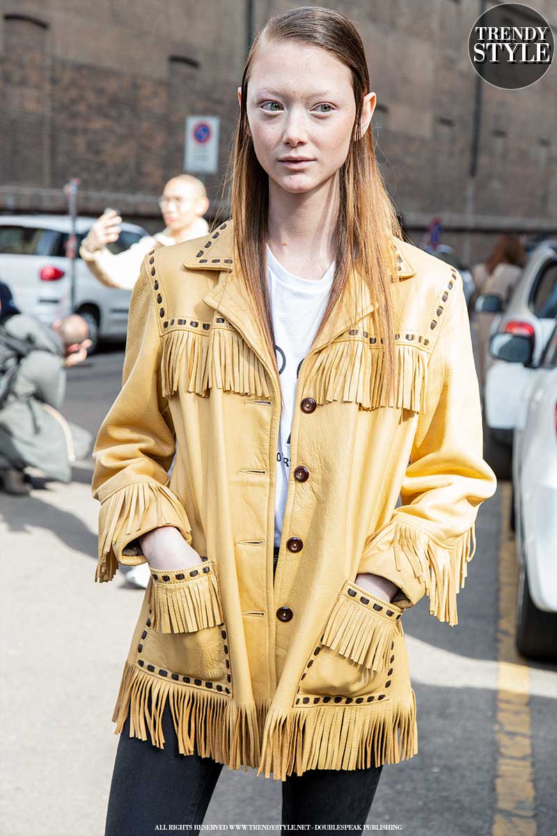 Streetstyle zomer 2020. Hoe seventies is jouw modelook? Foto: Charlotte Mesman