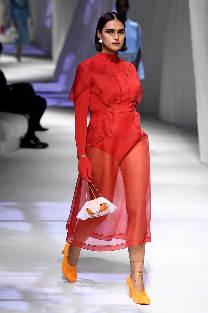 Modetrends 2021. Trend alert: rood! Photo: courtesy of Fendi