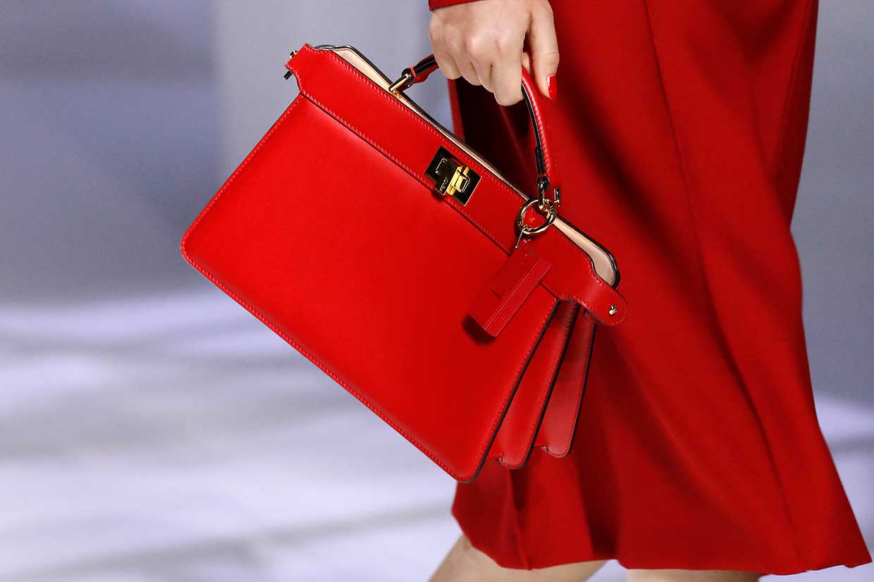 Modetrends 2021. Trend alert: rood! Photo: courtesy of Fendi