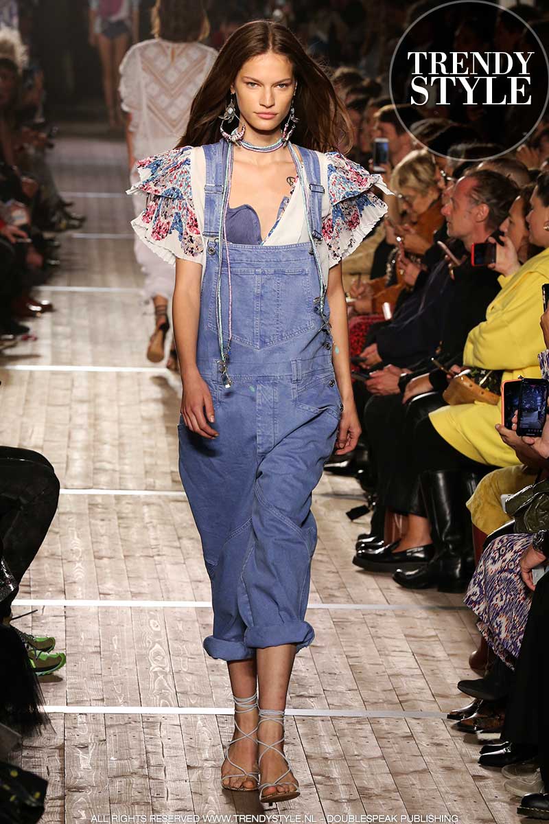 Modetrends lente zomer 2020. Tuinbroeken en overalls in denim.