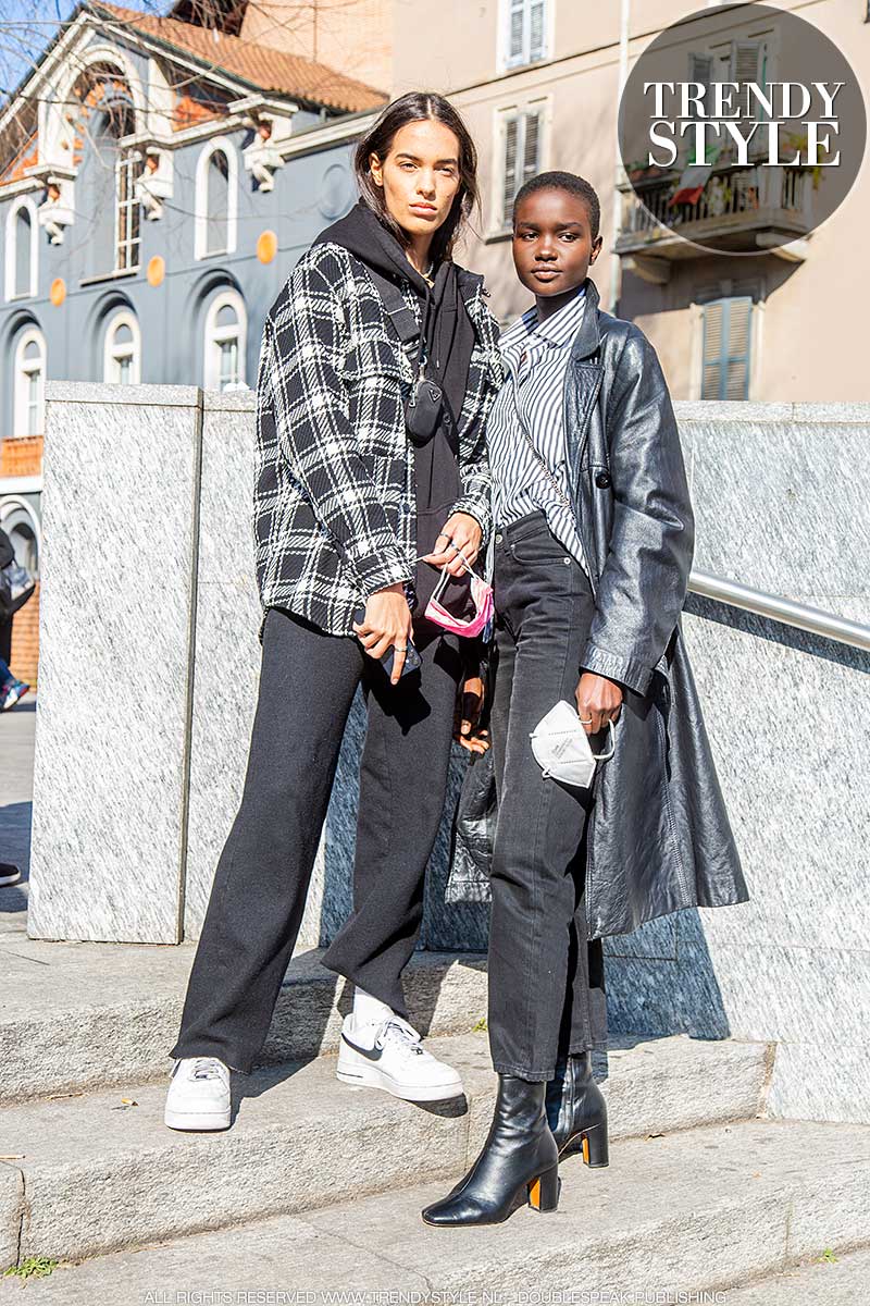 Milan Fashion Week winter 2021 2022. Modellen off-duty. Streetstyle