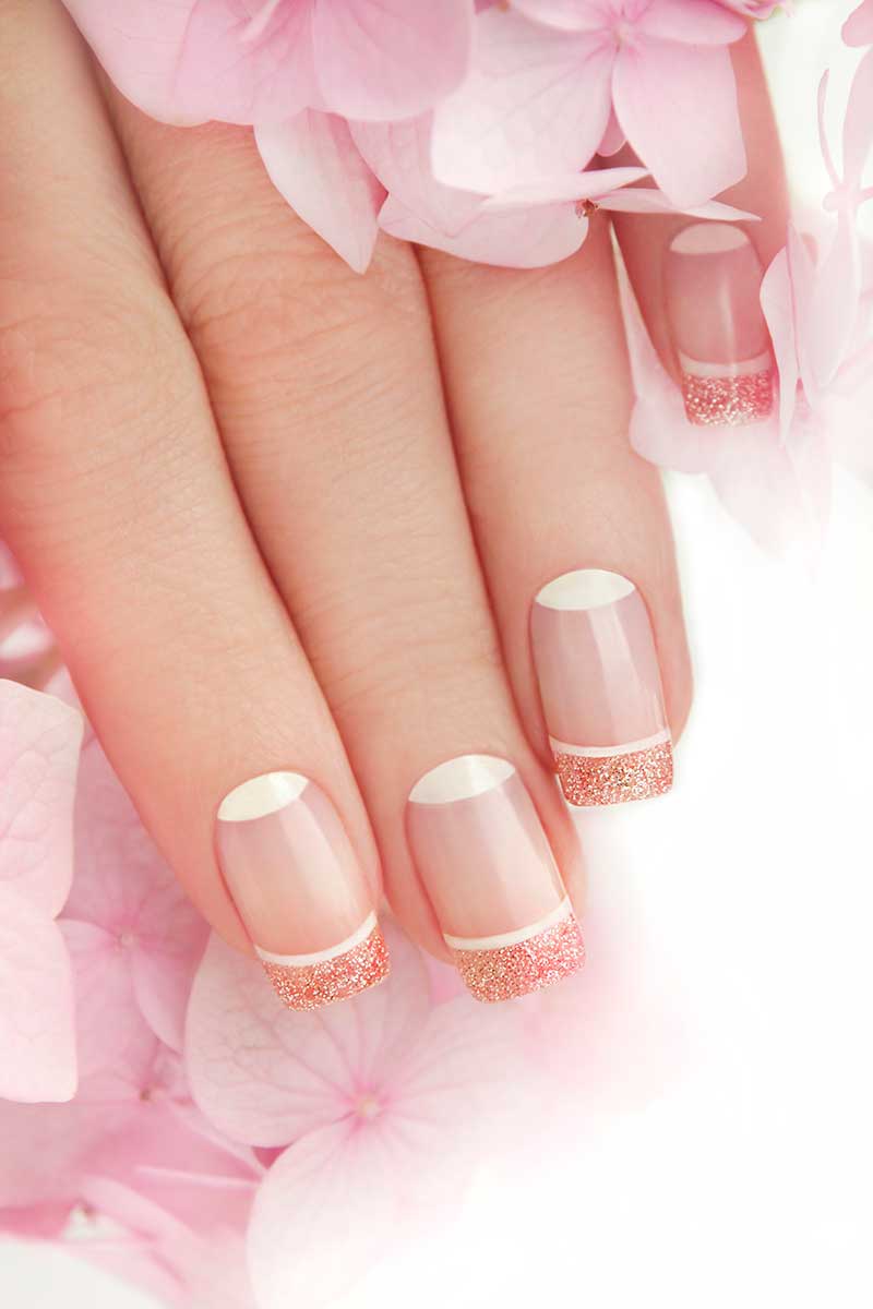 Nageltrends 2021. French Moonlight Manicure