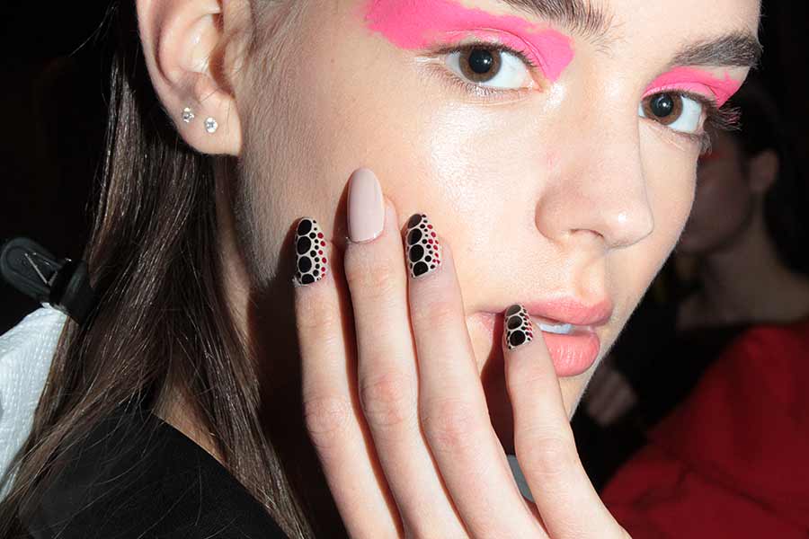 Nagel trends zomer 2018. Nagellak kleuren en nail art trends