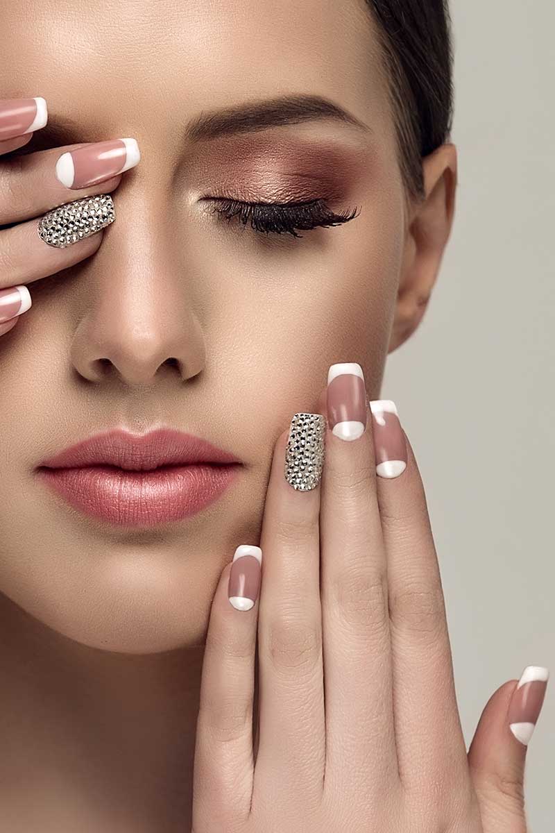 Ken jij de ultieme zomer-2021 nageltrend? Trend alert: Outline French Manicure